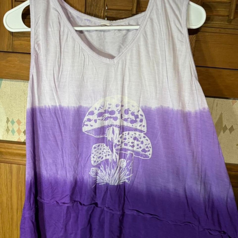 Tie-dye purple and white mushroom tank top Size XL